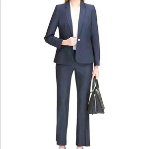 CALVIN KLEIN Two piece womens suit. Indigo color.
